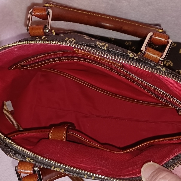 Dooney & Bourke handbag - Picture 7 of 8